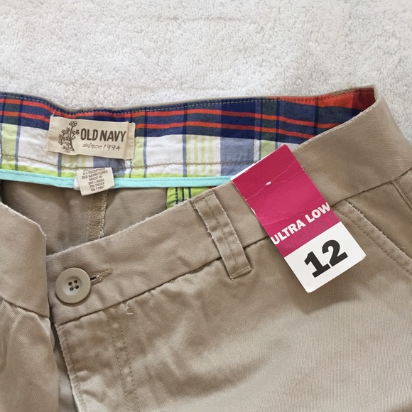 NWT Old Navy Khaki Shorts - Picture 2 of 4